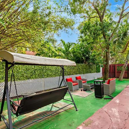 Crocodhouse Early Check In Eight Years Hosting Hostel Fort Lauderdale Buitenkant foto